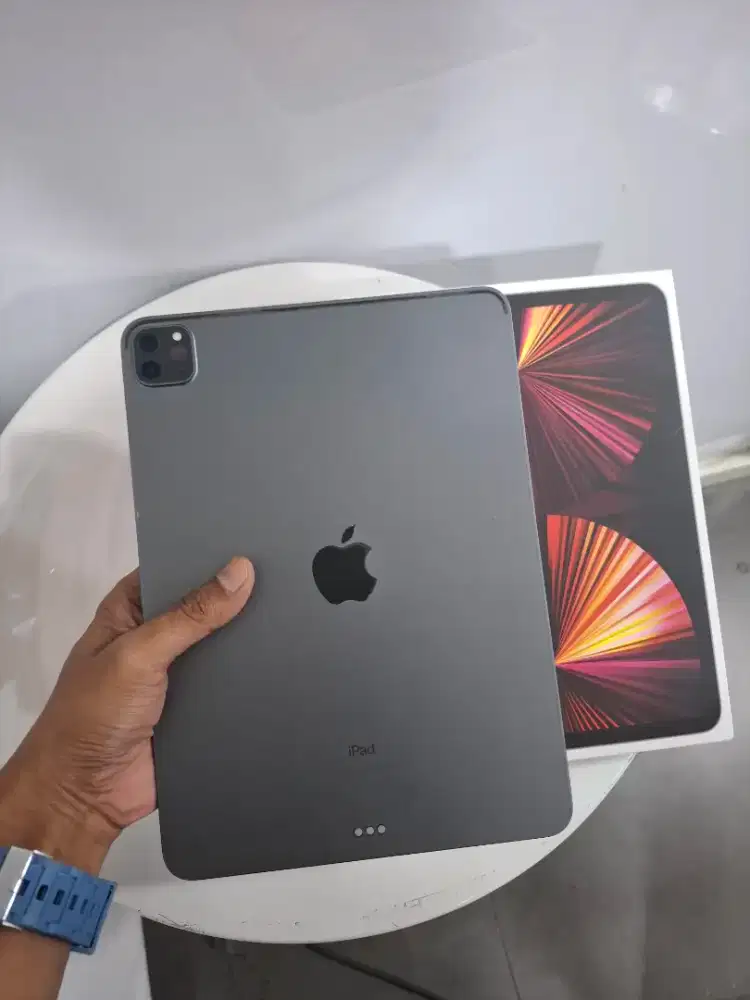 iPad pro M1 128gb WiFi only space gray