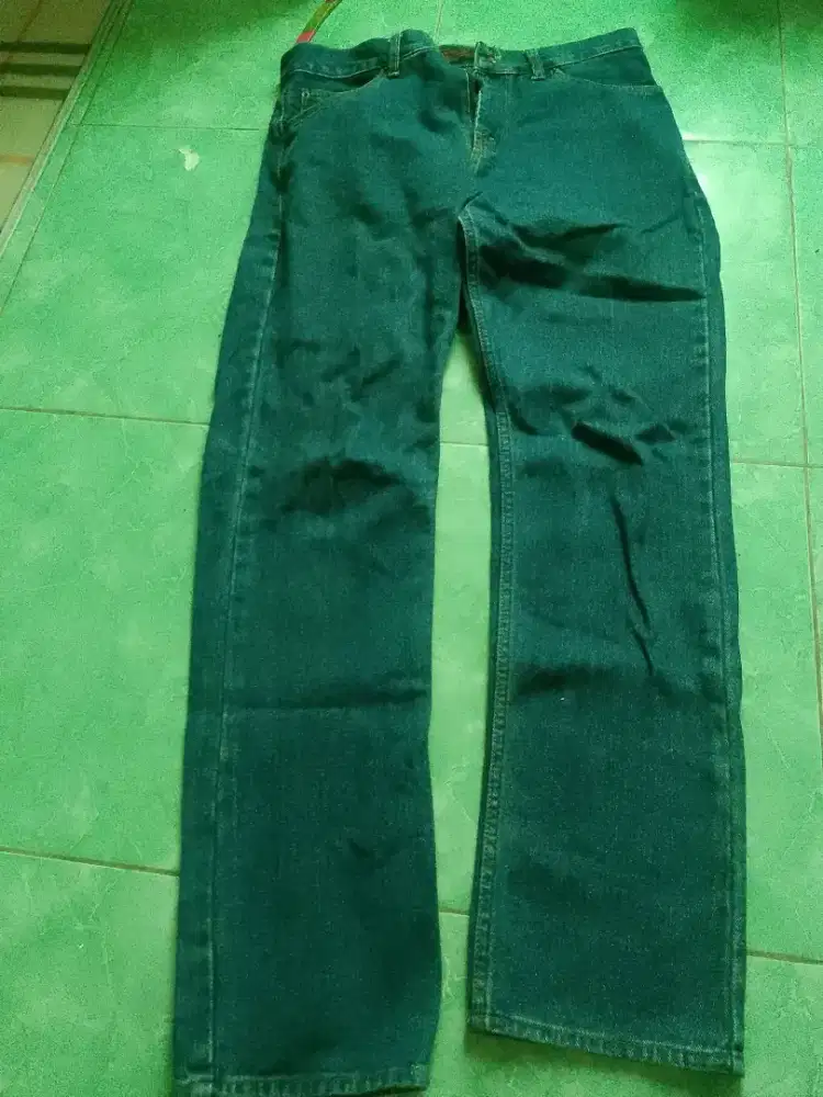 Jeans ukuran 32