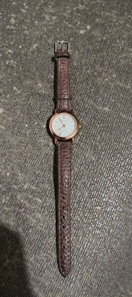 Jam tangan cewe tali kulit LSVTR