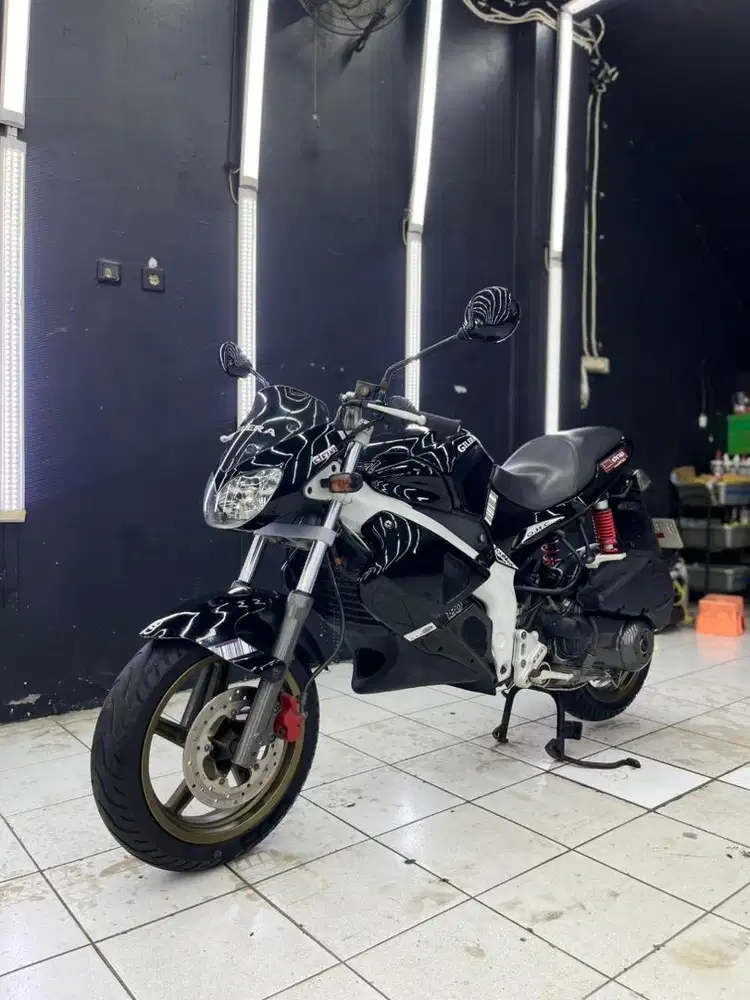 GILERA DNA 180 RARE ITEM