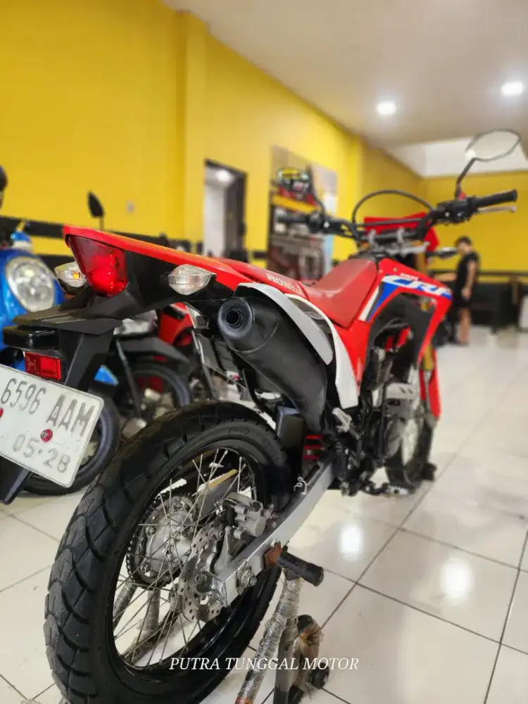 CRF 150 L 2023 exclusive