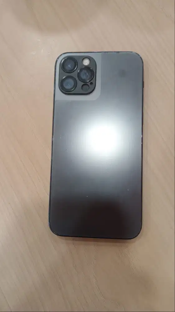 iPhone 12 Pro LL/A Ex Bea Cukai —  Nego Tipis  • Kondisi no minus, tin