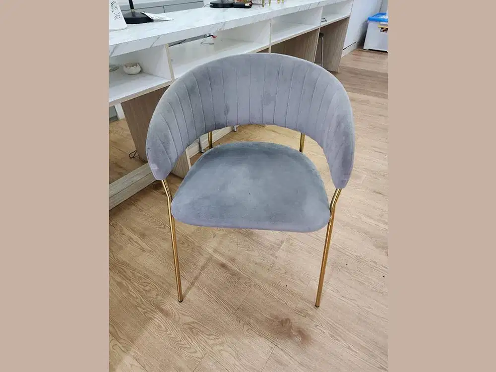 MODERN ELEGAN DINING CHAIR