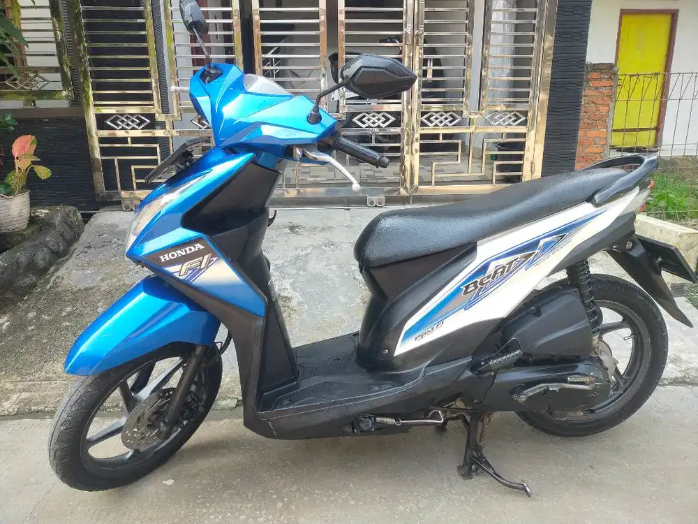 HondaBEAT PGM-FI Warna Biru Tahun 2013
