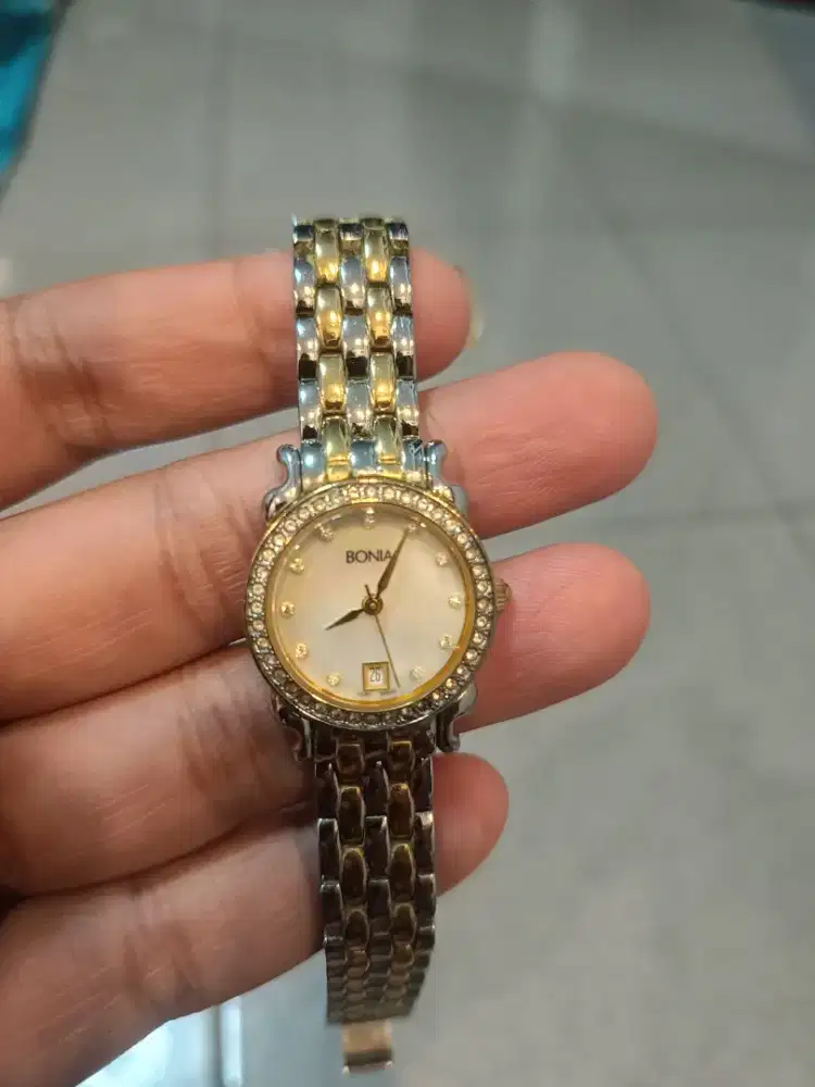 Jam Tangan Bonia Series BN 637 silver gold