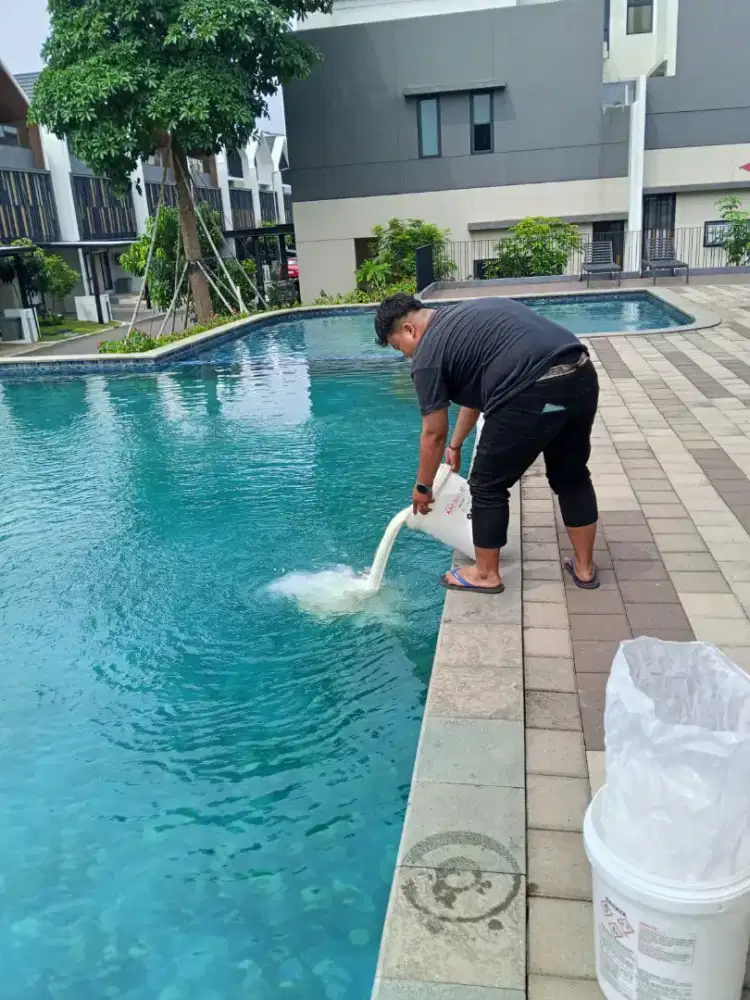Terima perawatan kolam renang pribadi
