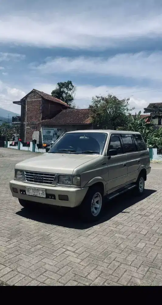 Isuzu panther hi grade th 2000