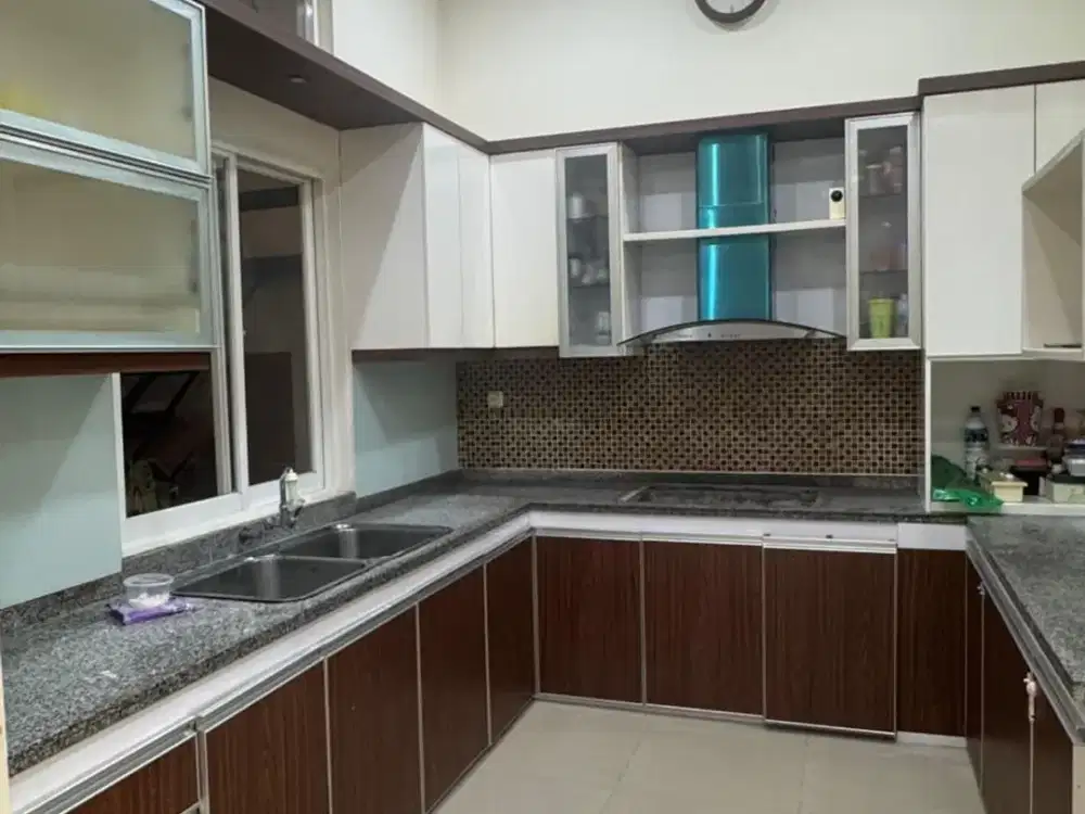 JUAL RUMAH MINIMALIS LT 7 x 20 HADAP UTARA KT 4 + 1 DI KOMPLEK SUNTER BISMA