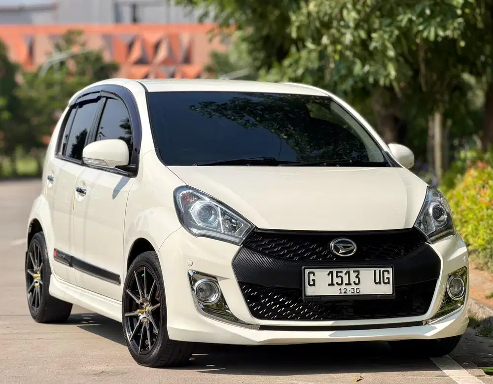 DP 9 jt! Km 70rb! Daihatsu Sirion RS Matic 2017
