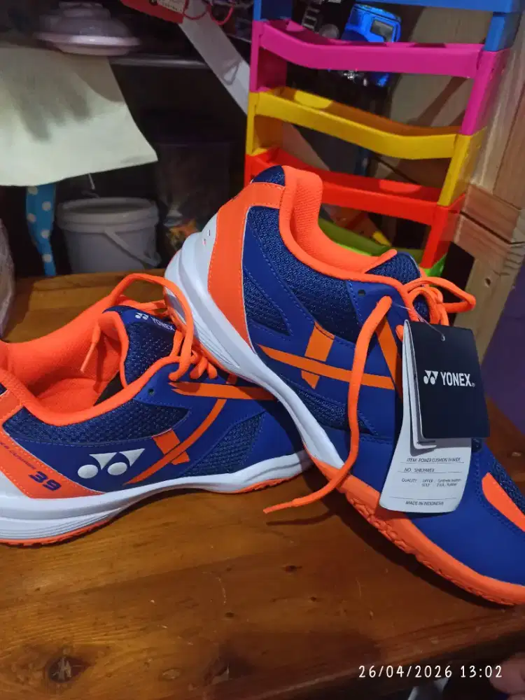 Sepatu Yonex original ukuran 44