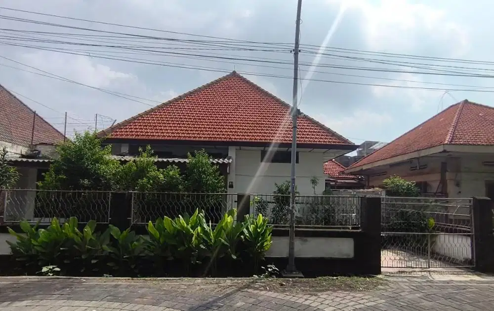 DIJUAL RUMAH STRATEGIS DI PUSAT KOTA – JALAN TERATAI, TAMBAKSARI, SURA