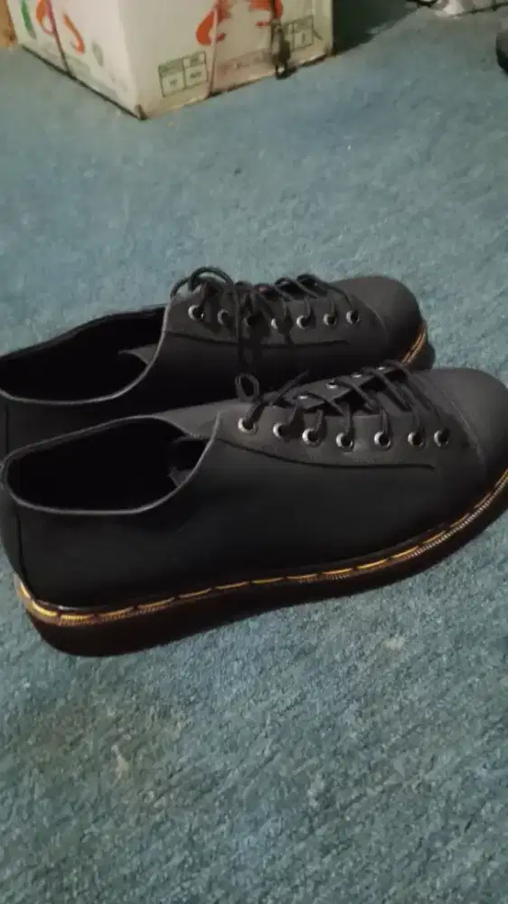 Sepatu Flavio & Boston