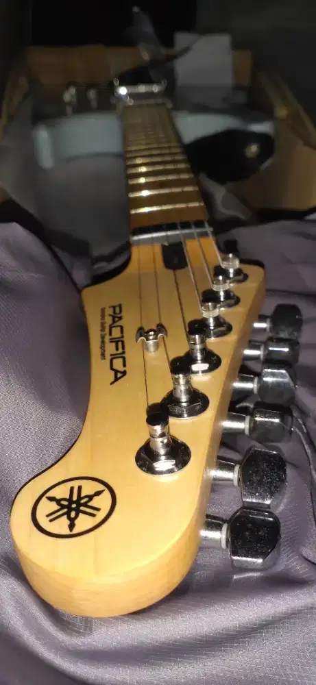 Yamaha Pacifica seri 112VM