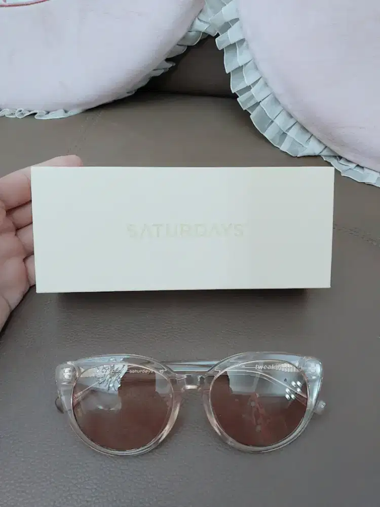 Kacamata SATURDAY wanita
