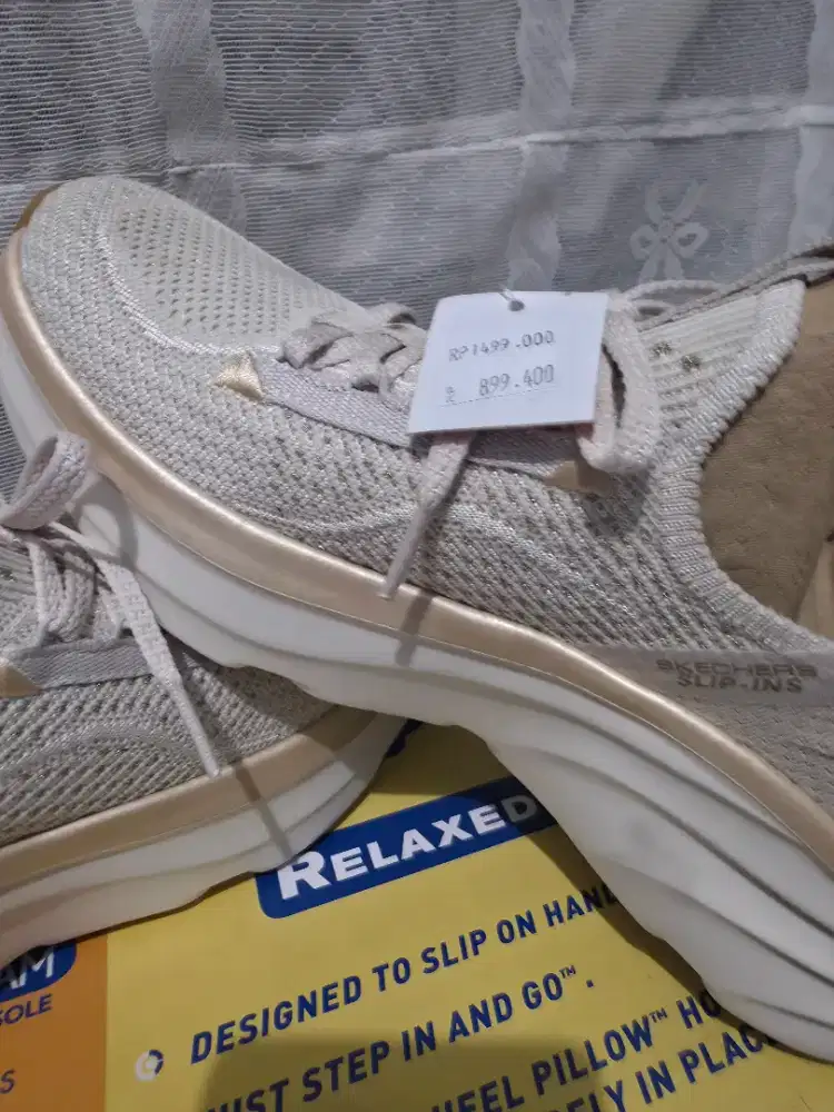 Di jual sepatu bekas dan baru original