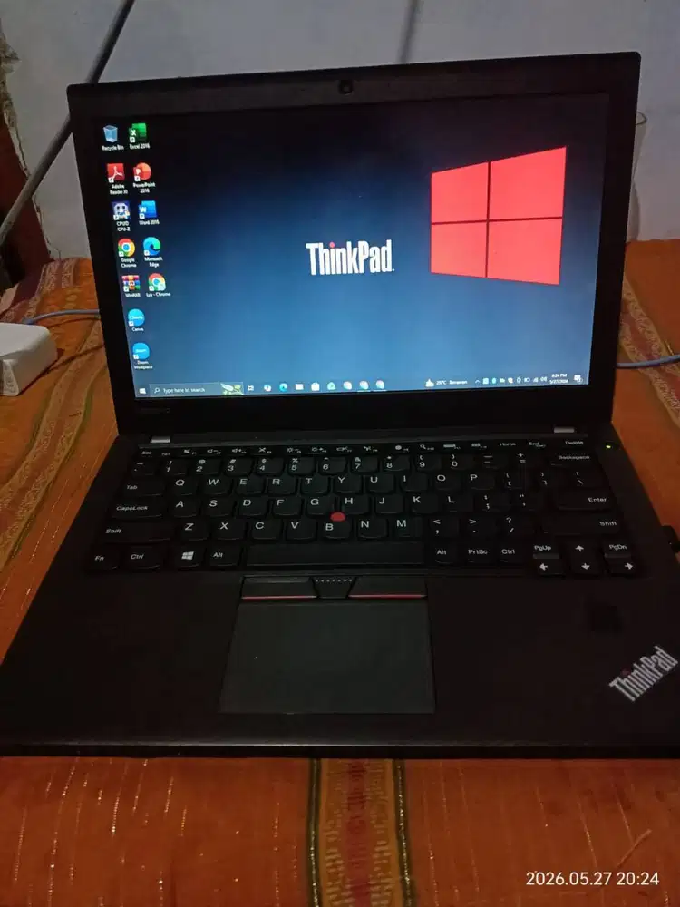 Laptop Lenovo Thinkpad X270 dual baterai ringan fingerprint