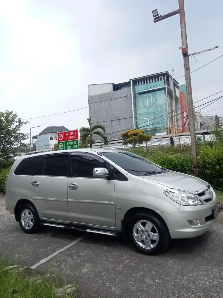Toyota Kijang Innova 2008 Bensin