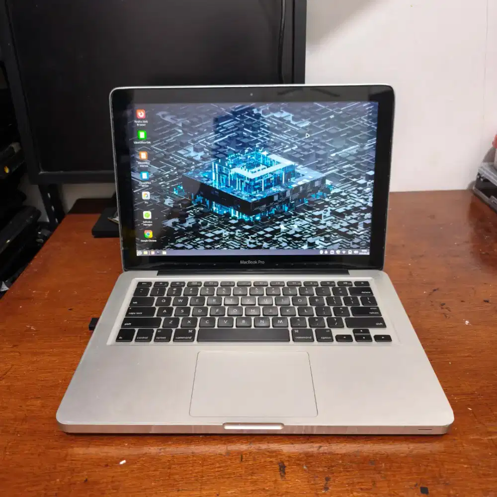 Laptop legendaris macbook pro 13 a1278 4/500 murah siap pakai