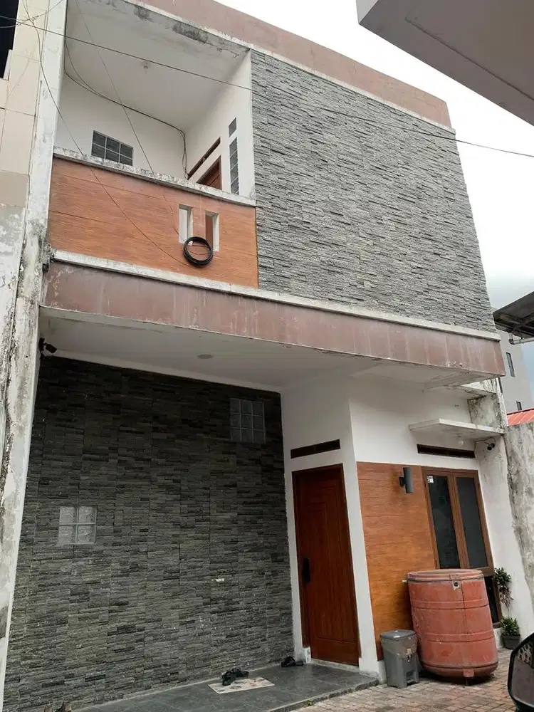 DIJUAL RUMAH 2 LANTAI, KEBON JERUK (OPEN NEGO)