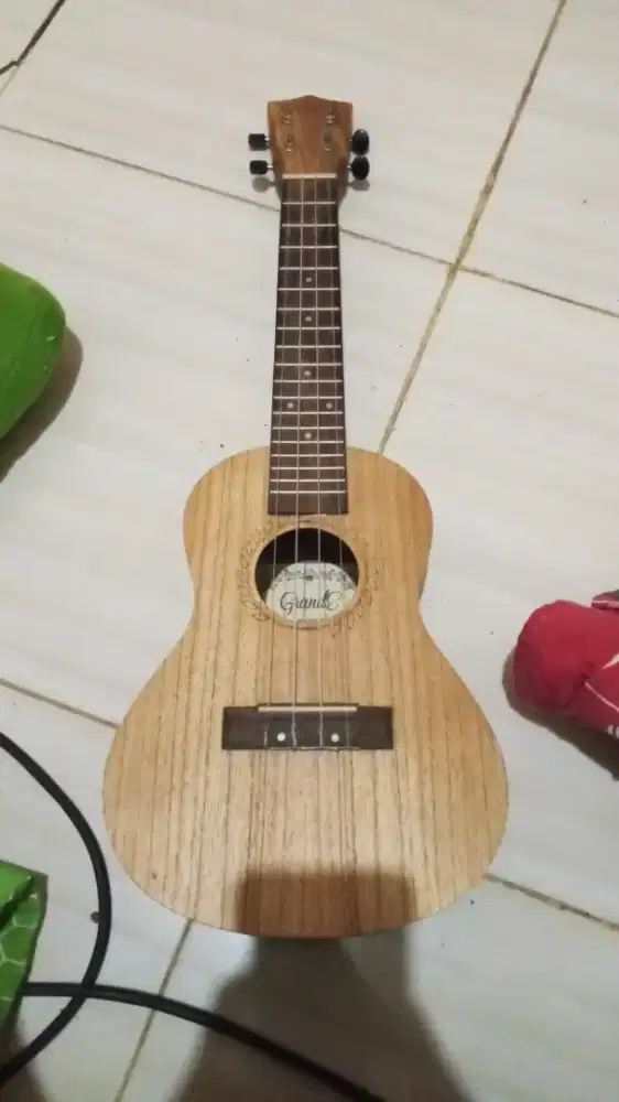 Ukulele GrandE Uk-23