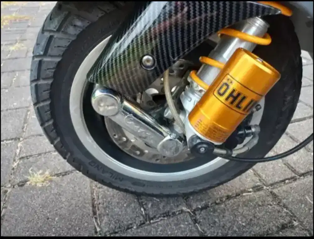 Vespa GTS 150 Ohlins