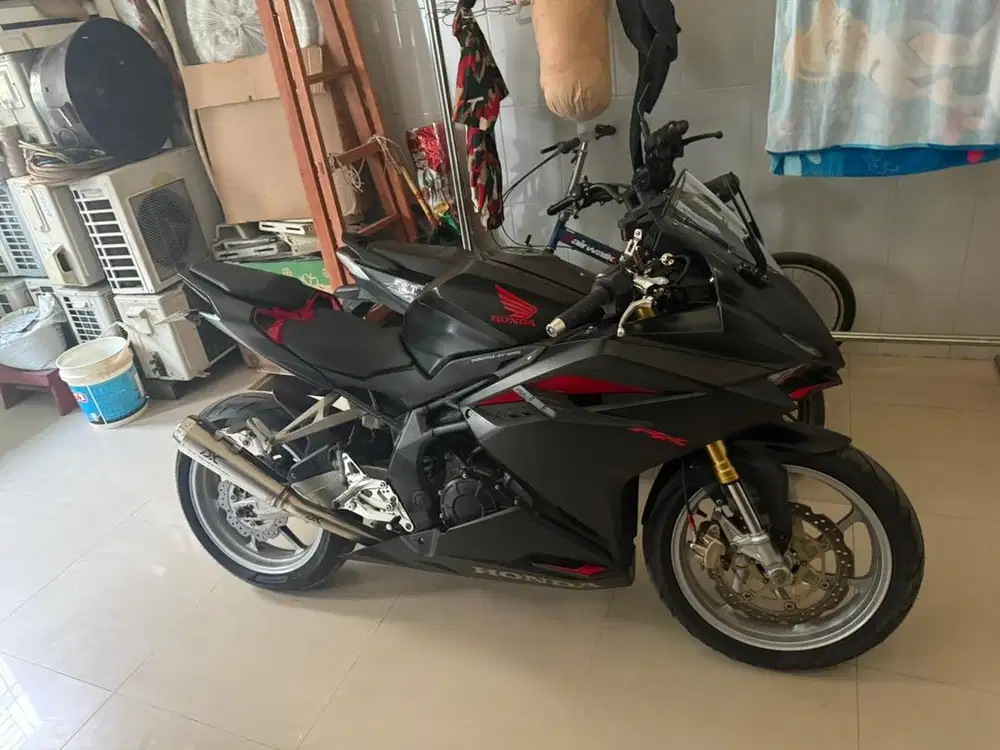 DIJUAL CBR250RR BLACK 2017