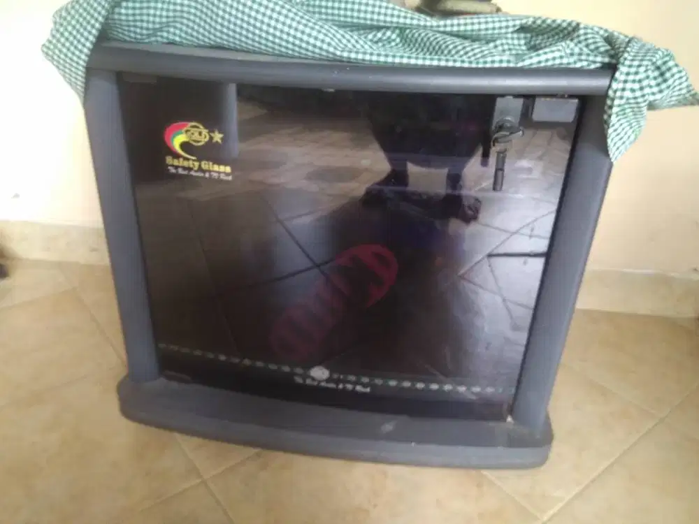 Meja atau Buffet TV 20 Inch