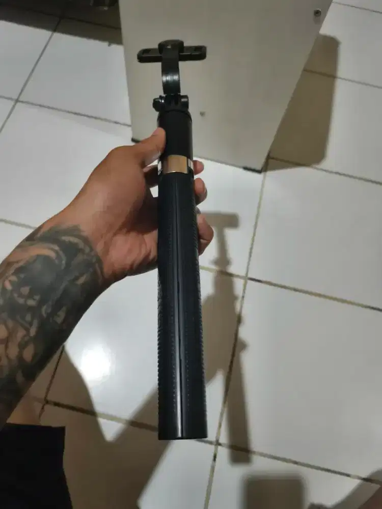 Tripod kondisi masih jos dan serasa baru