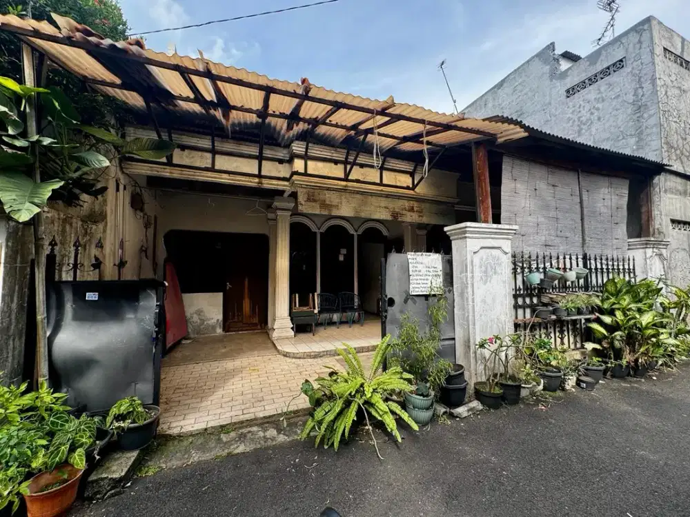 Rumah Tebet Barat Belakang TIS Square dan Gelael MT Haryono Jakarta