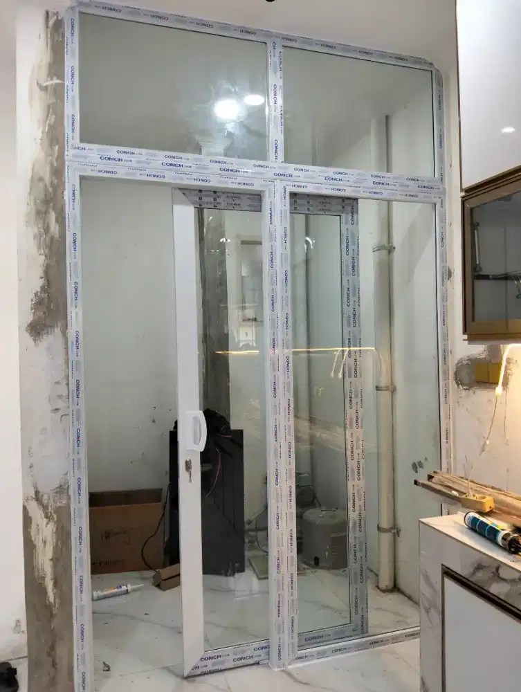 sekat partisi kaca ,pintu dan jendela upvc