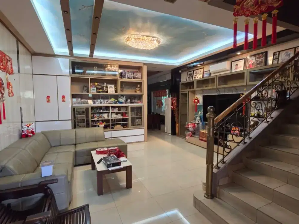 Disewakan rumah mediterania boulevard
