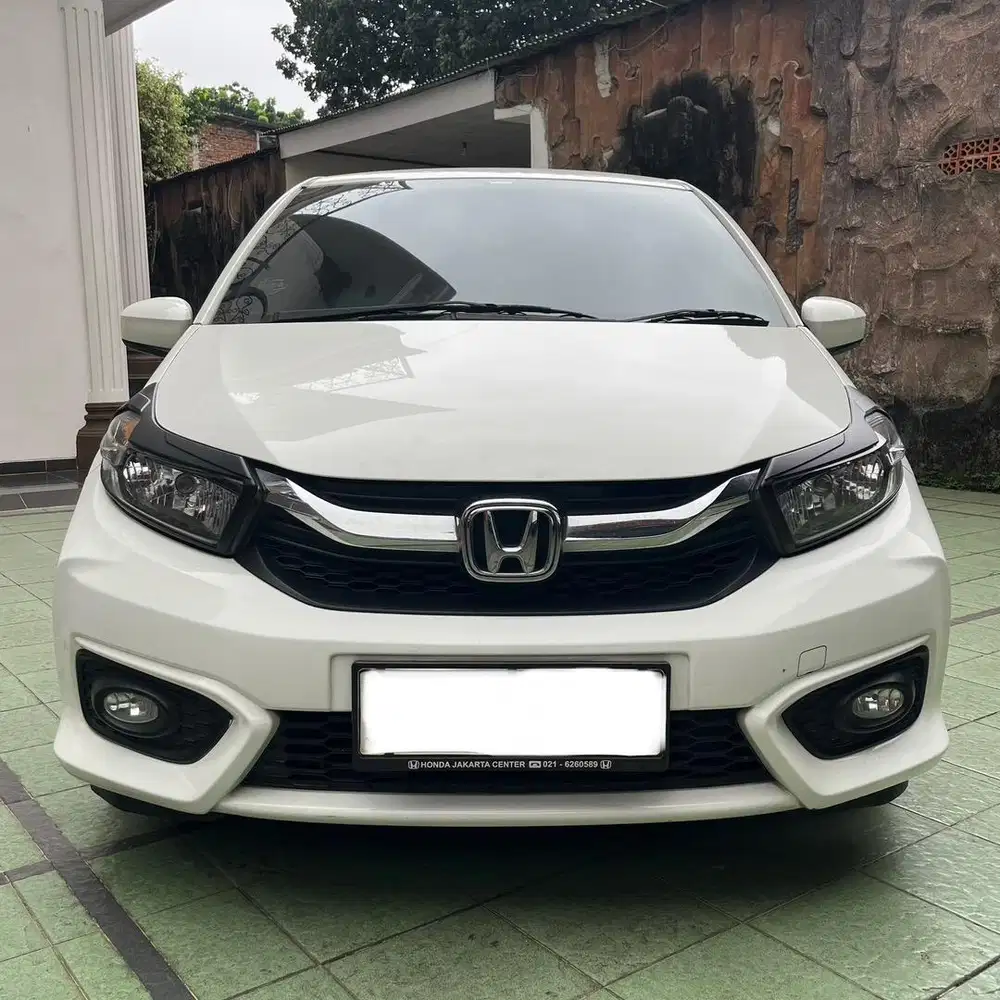 Honda Brio Satya 2023 Warna Putih low km