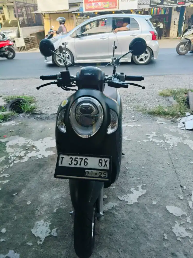 H. NEW Scoopy Prestige