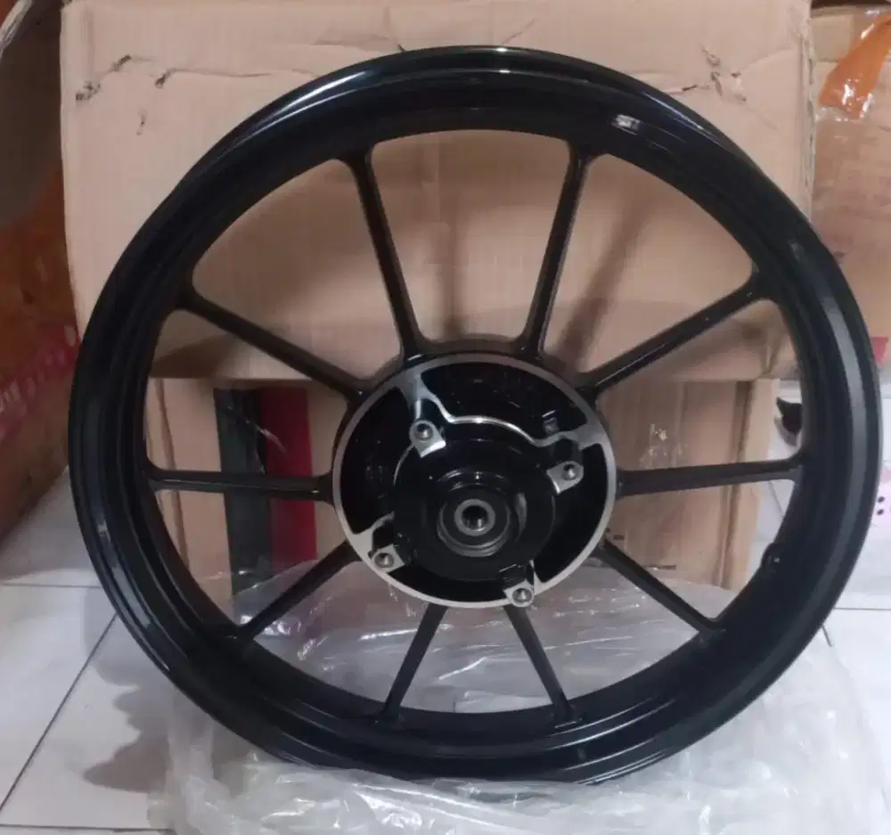 VELG VROSSI - SPRINT STARLIGHT NINJA 150 RR H4
17x185/250 BLACK GLOSS