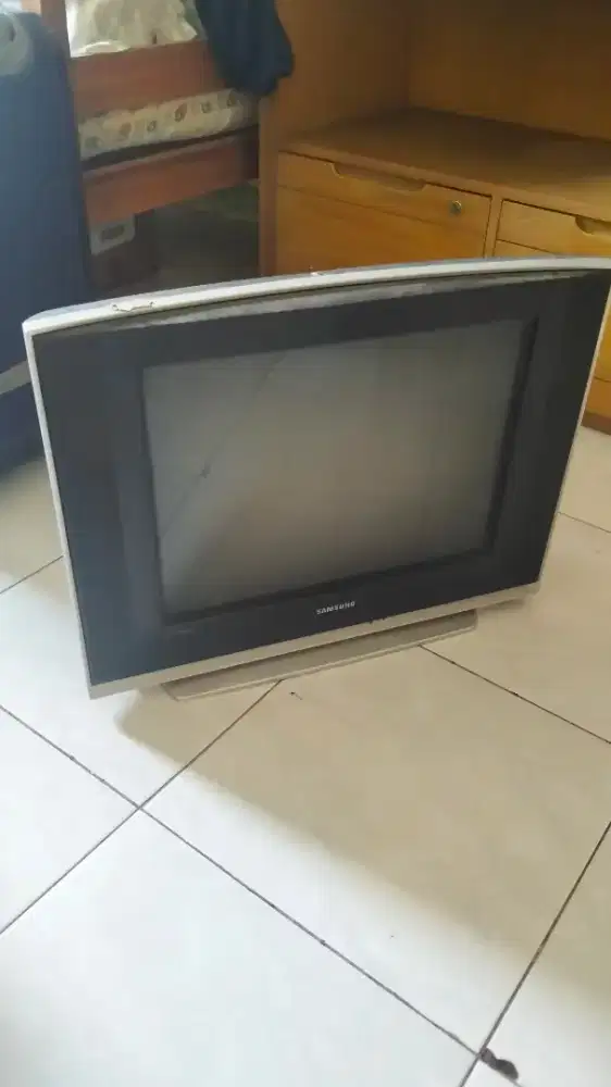 TV Samsung 21 inch tabung bekas rusak apa adanya sesuai foto
