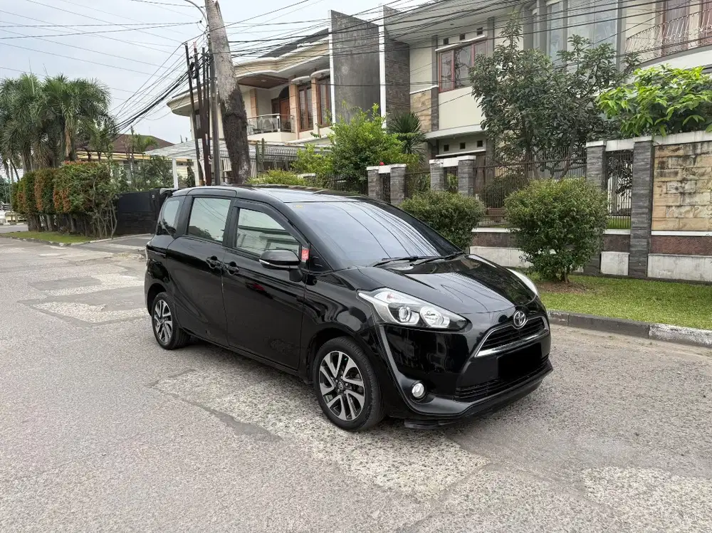 Km79rb - Sienta V matic 2017 Black