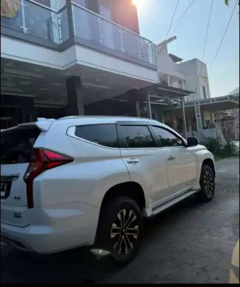 Pajero Dakar Ultimate 4x4 AT Diesel 2023 Putih Tangan 1 Low KM