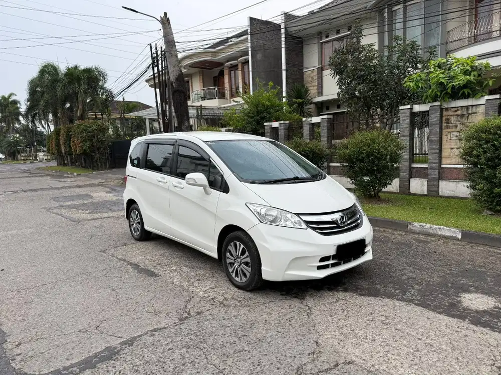 Km95rb - Freed E PSD 1.5 matic 2012 Facelift putih || 2013