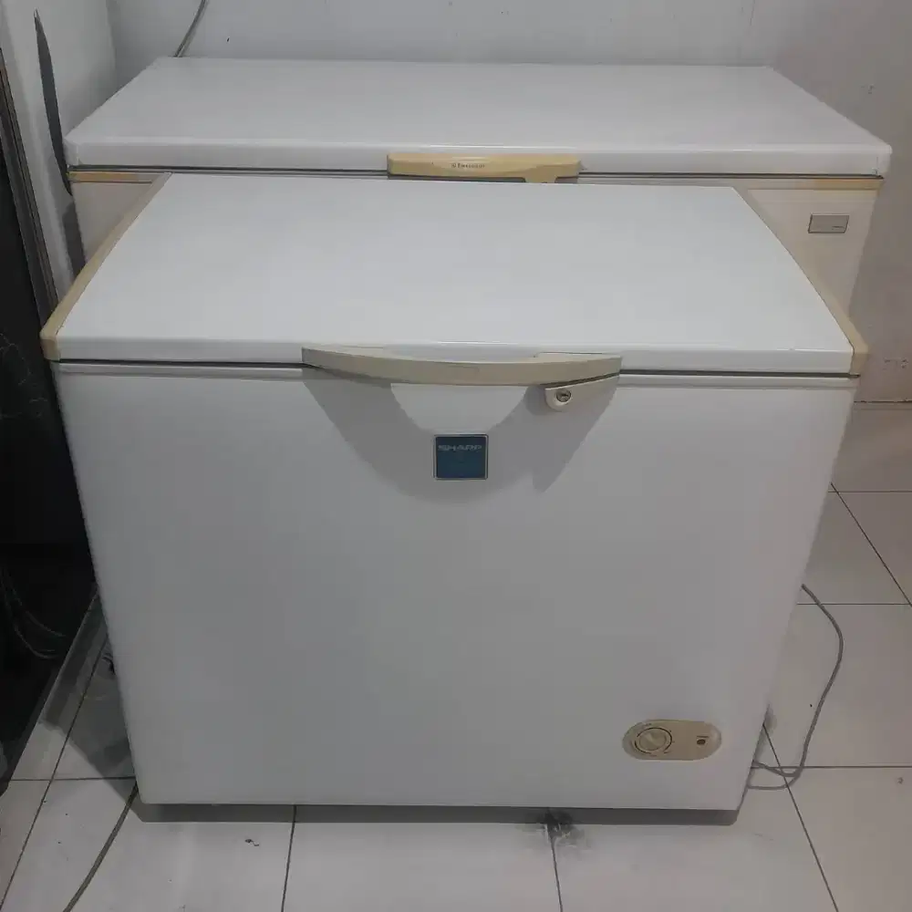 Freezer Box Merek SHARP Kapasitas 200 Liter