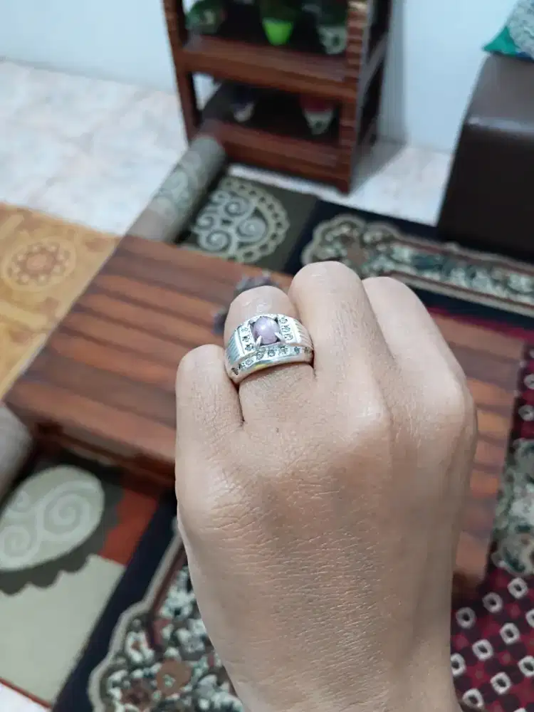 Dijual cincin rubi burma pakaian pribadi