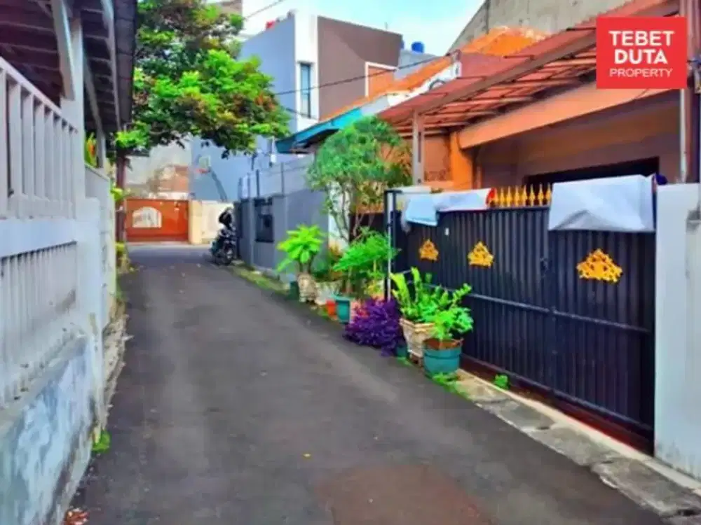 Dijual Rumah Tebet Barat Lokasi Strategis Nyaman Jalan 1 Mobil