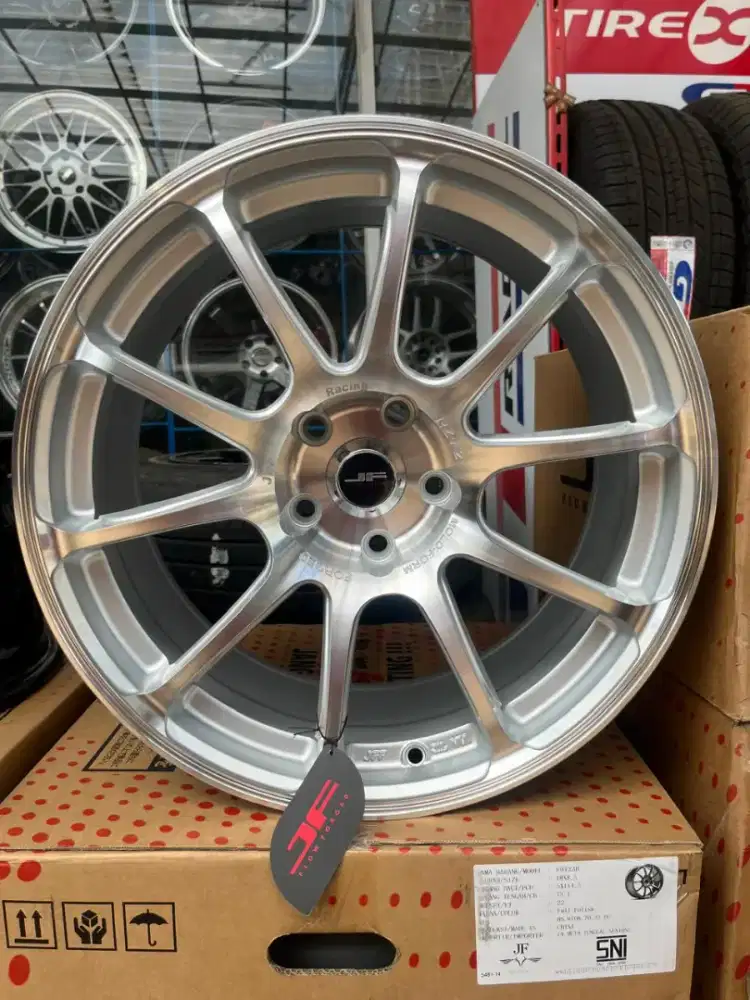 Advan RZ-F2 Ring 18 lebar 8,5 pcd 5x114,3 ET 22 full polish. Zenix dll