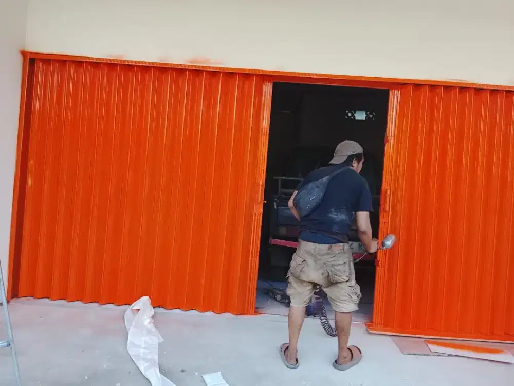 Rolling door folding gate