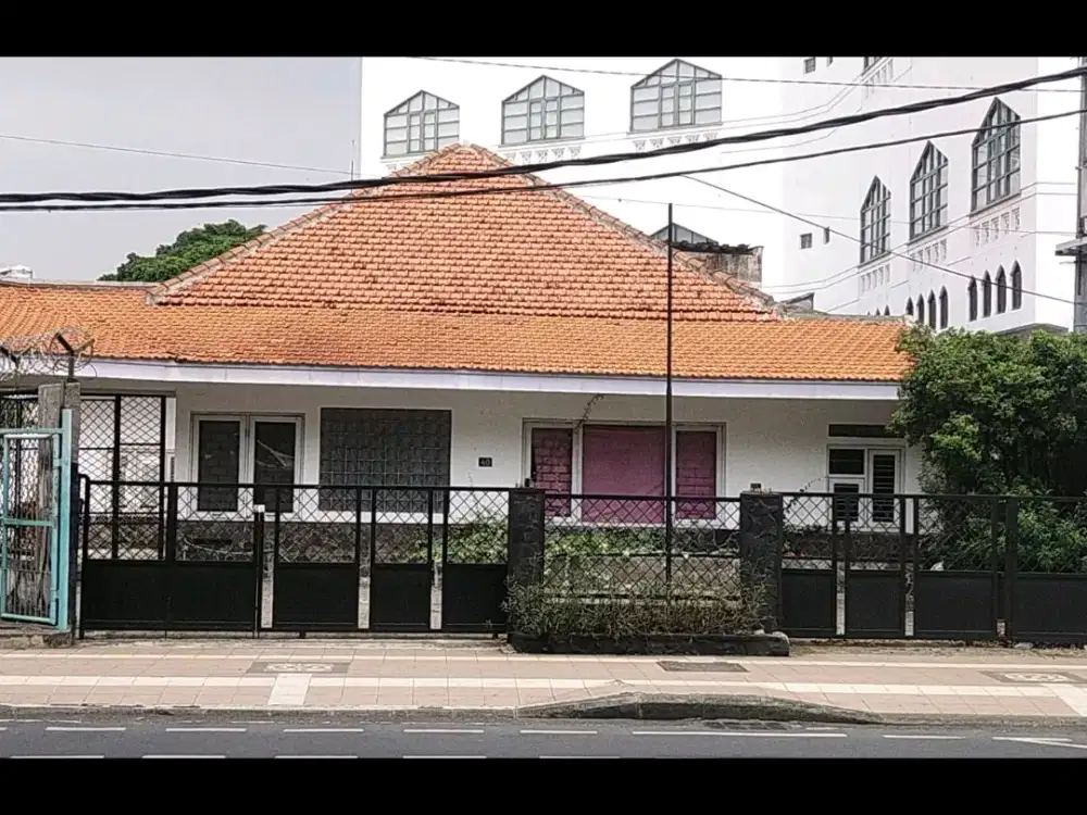 DijualDisewakan Rumah di Raya Darmo