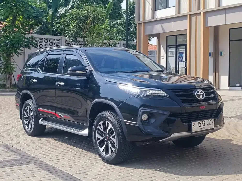Fortuner 2.4 VRZ TRD AT 2017 Kondisi Mulus Terawat Siap Pakai