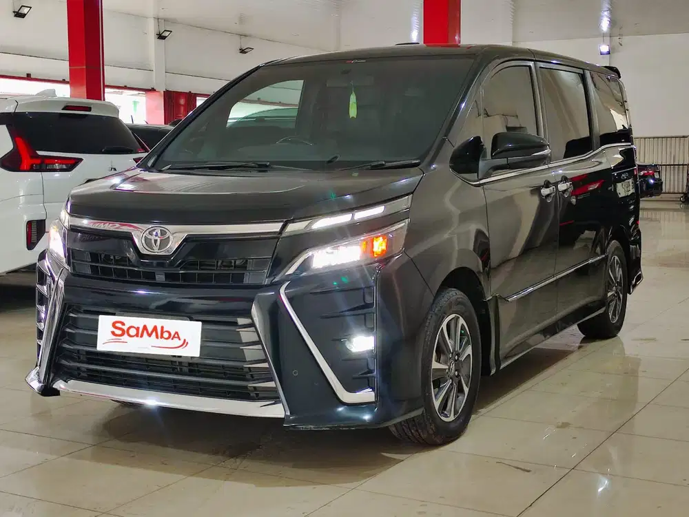 ISTIMEWA LIKE NEW !! KM 79rb !! VOXY PANORAMIC SUNROOF 2.0 AT 2018