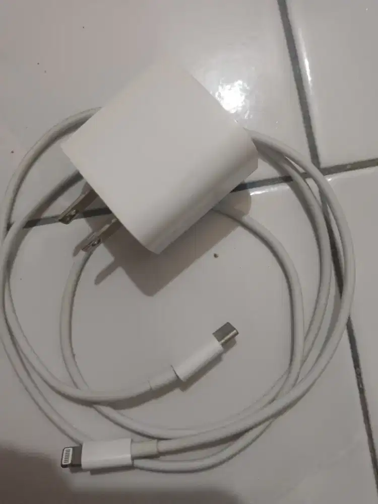 Charger ipone ori 35W second