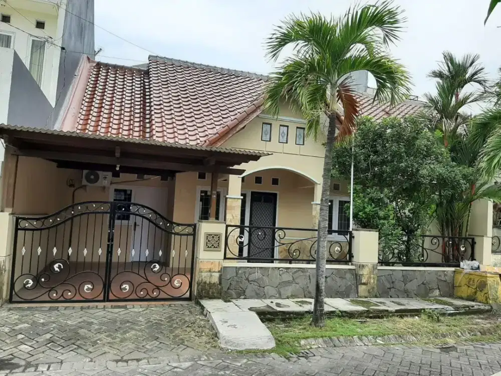 Dijual Rumah Strategis Selangkah ke Kampus Unesa Di Babatan Pratama Dekat Fore Wiyung