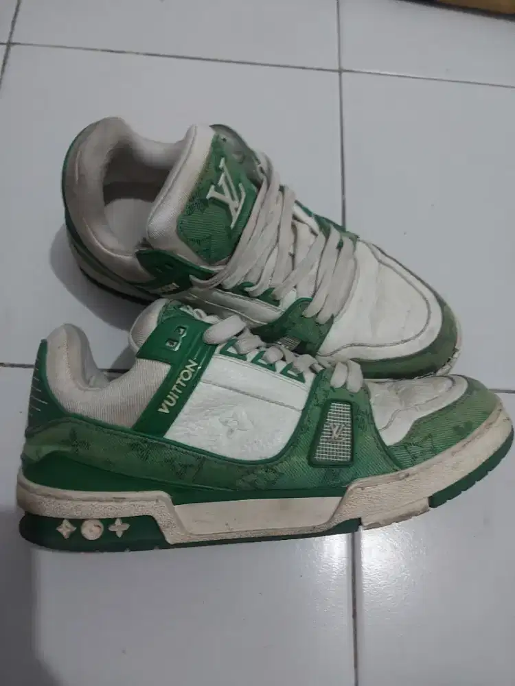 Sepatu LV VUITTON