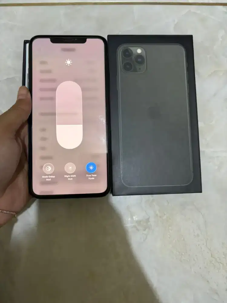 iPhone 11 promax
64gb